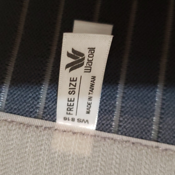 Wacoal Postpartum Belly Wrap - Picture 4 of 5